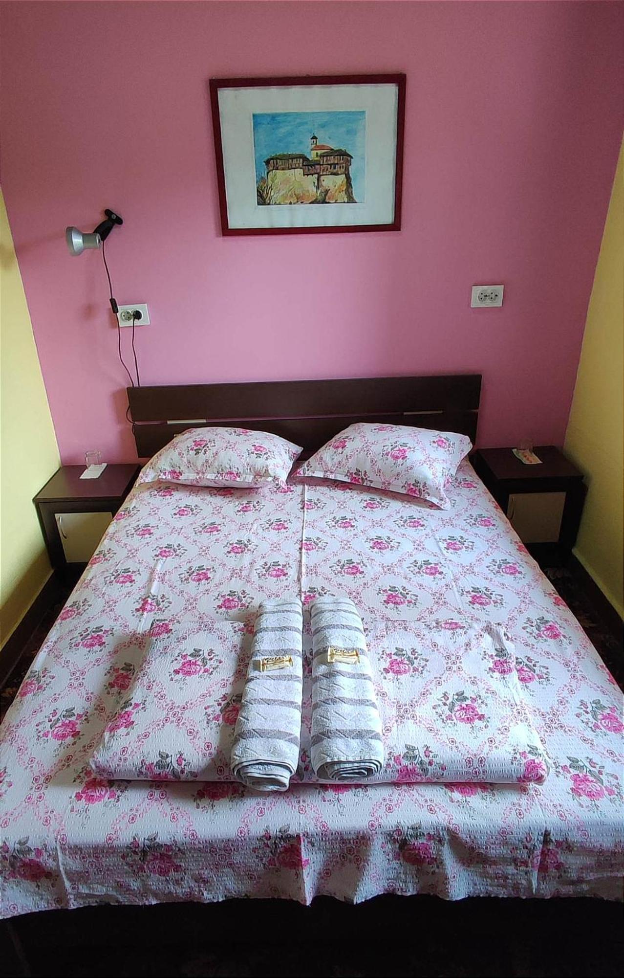 Стаи за гости ОРЕХА Троян Private rooms Oreha Экстерьер фото